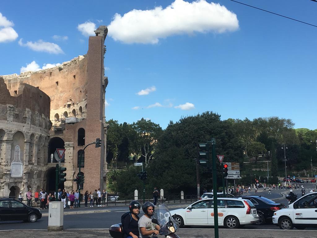 Delightful Apartment 100 Meters From The Colosseum Esterno foto