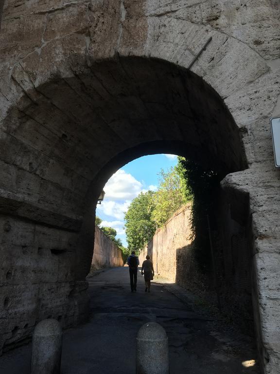 Delightful Apartment 100 Meters From The Colosseum Esterno foto