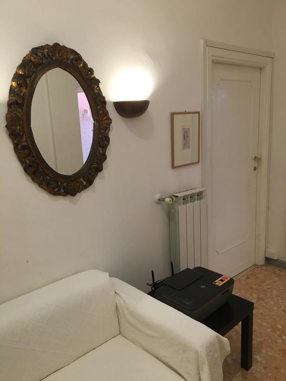 Delightful Apartment 100 Meters From The Colosseum Esterno foto