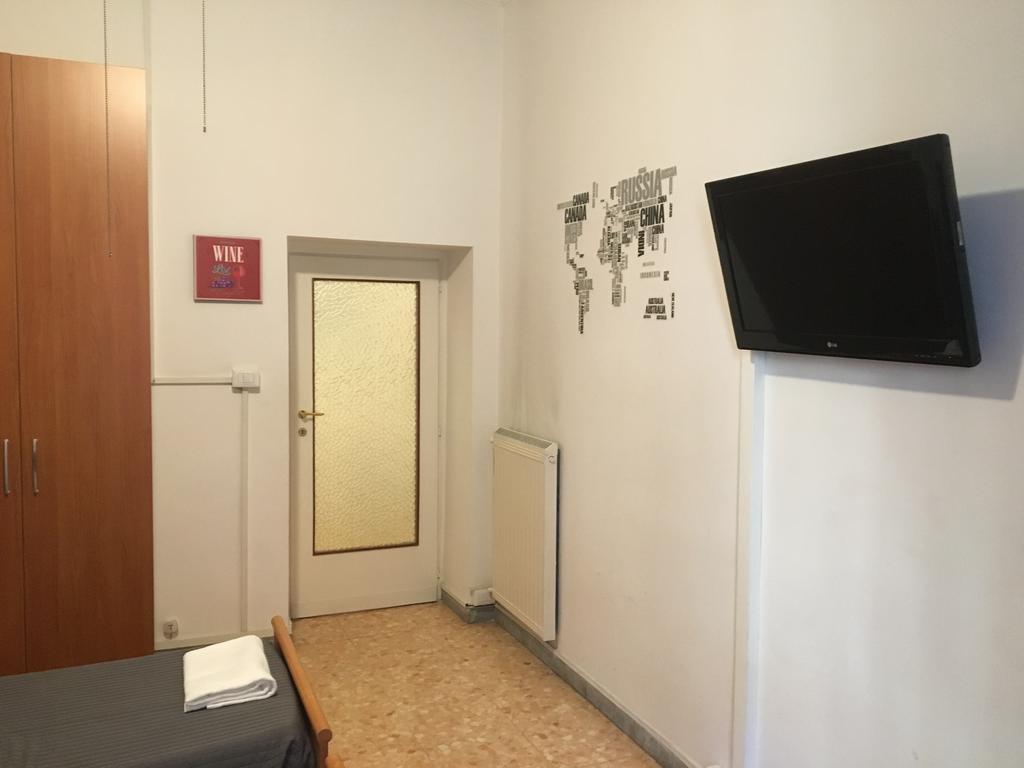 Delightful Apartment 100 Meters From The Colosseum Esterno foto