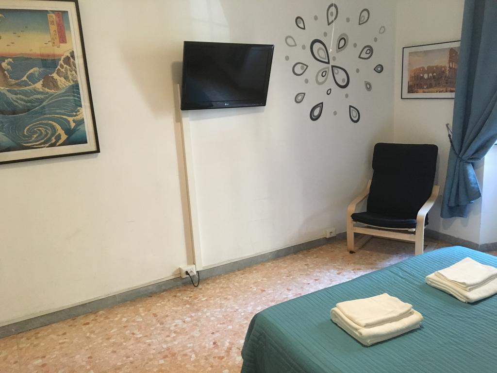 Delightful Apartment 100 Meters From The Colosseum Esterno foto